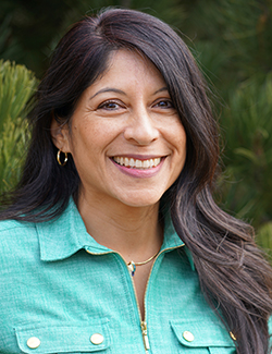 Head shot of County Commissioner Marta Loachamin